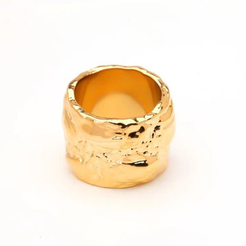 Bold Hammered Cigar Ring in 18k Gold - High-Shine & Chunky
