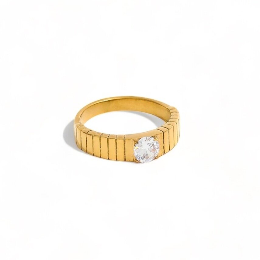 Elegant Ribbed CZ Ring - 0.5 Carat Centerpiece, 18k Gold Plated