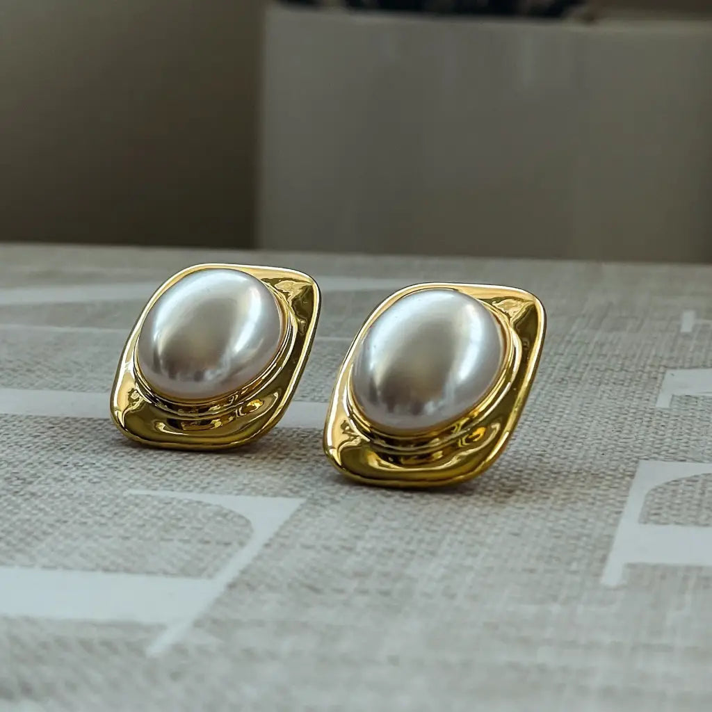 big_pearl_rectangle_earrings_5