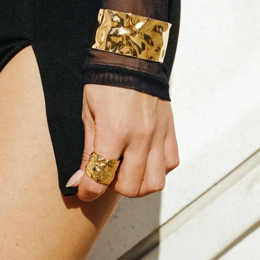 hammered_cigar_ring_2