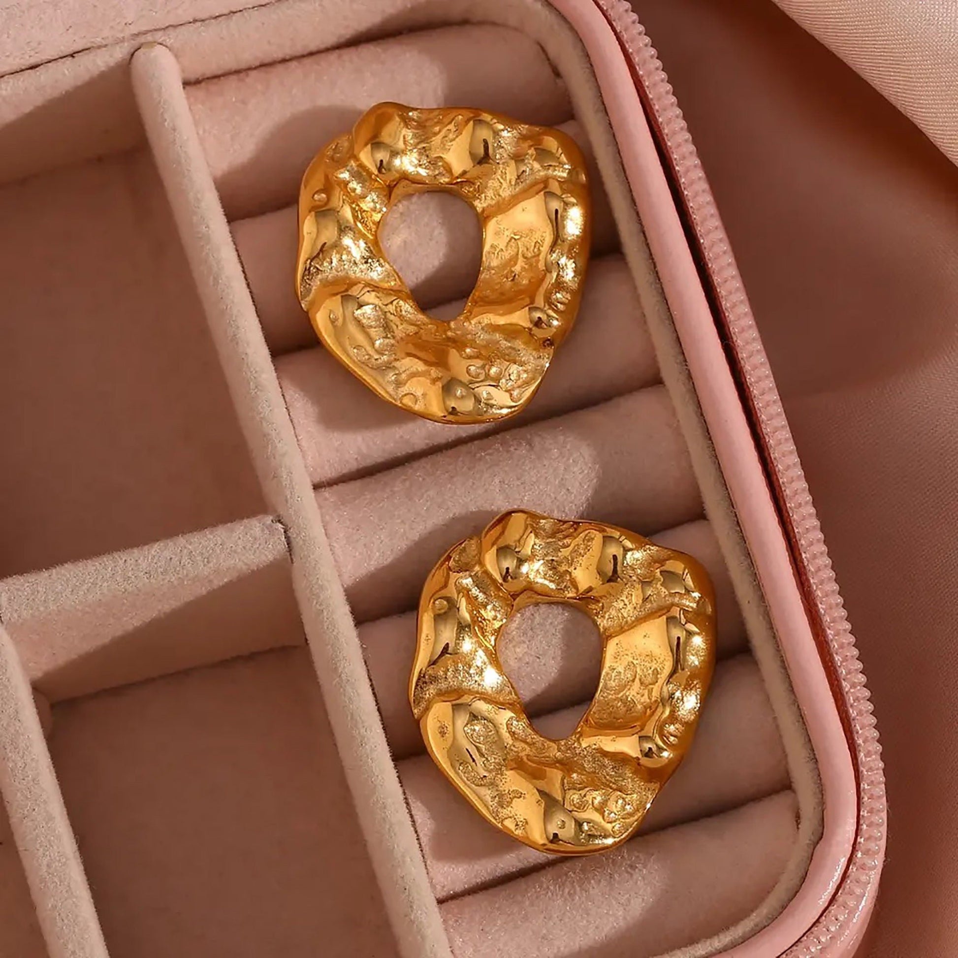 Hammered Gold Circle Earrings - 80s & 90s Style