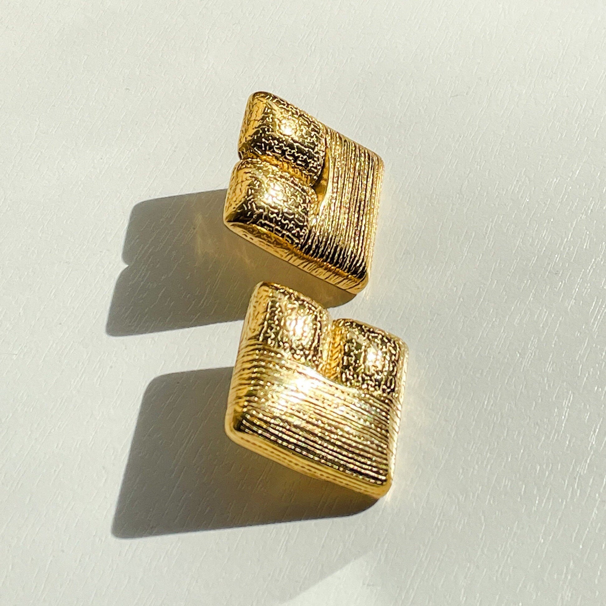 Bold 18k Gold Retro Square Stud Earrings - 80s and 90s Style
