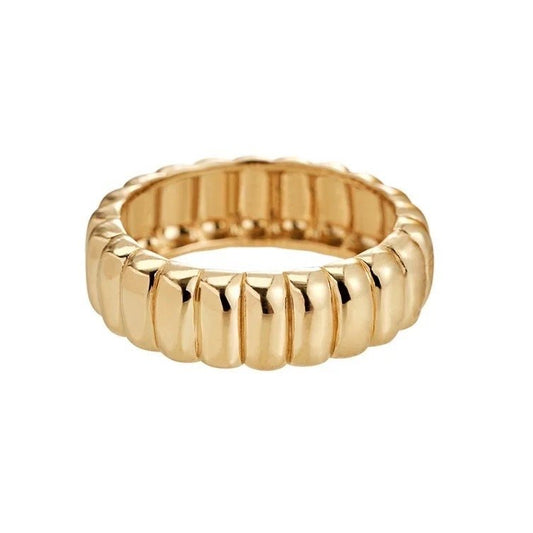 Chunky Ribbed Ring in 18k Gold - Perfect for Stacking