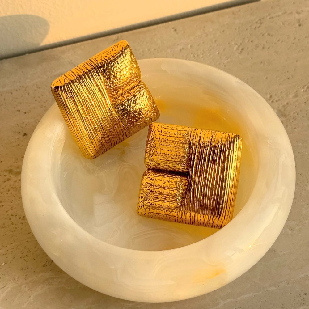 Bold 18k Gold Retro Square Stud Earrings - 80s and 90s Style