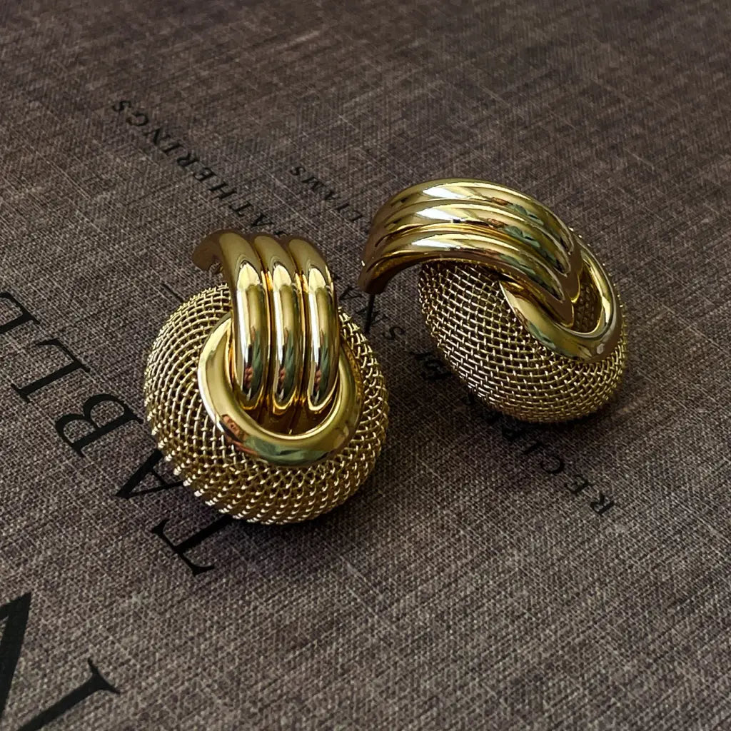 large_gold_knot_earrings_2