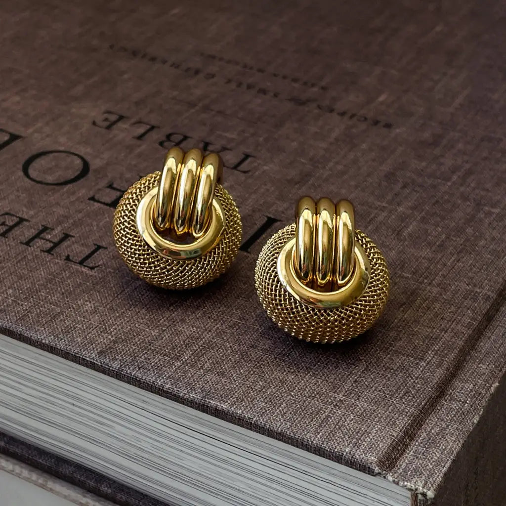 large_gold_knot_earrings_3