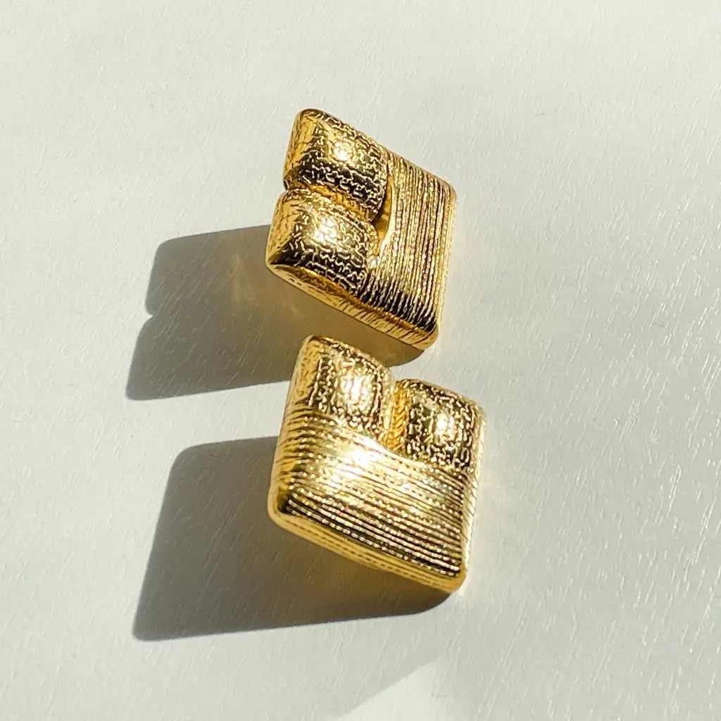 retro_square_earrings_5