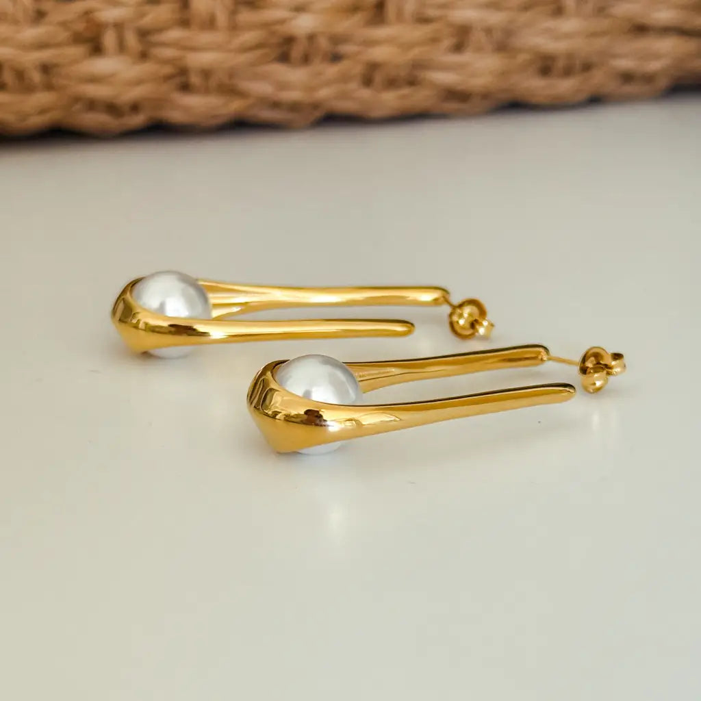 sculptural_pearl_earrings_3