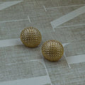 studded_earrings_3